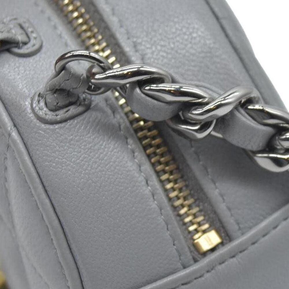 Chanel  Lambskin Quilted Chanel 19 Round Clutch With Chain - Picture 14 of 15